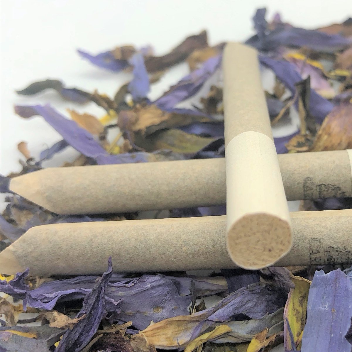 Lavender and Egyptian Blue Lotus for #relaxation and #calm. #herbalblends sold on #etsyshop SmokeCalligraphy. 

20 pre rolled #herbalcigarettes for $20 

#etsyshop #sell #sellers #store #forsale #herbal #herbalife #stopsmoking #organic #vegan #influencer  #influencermarketing