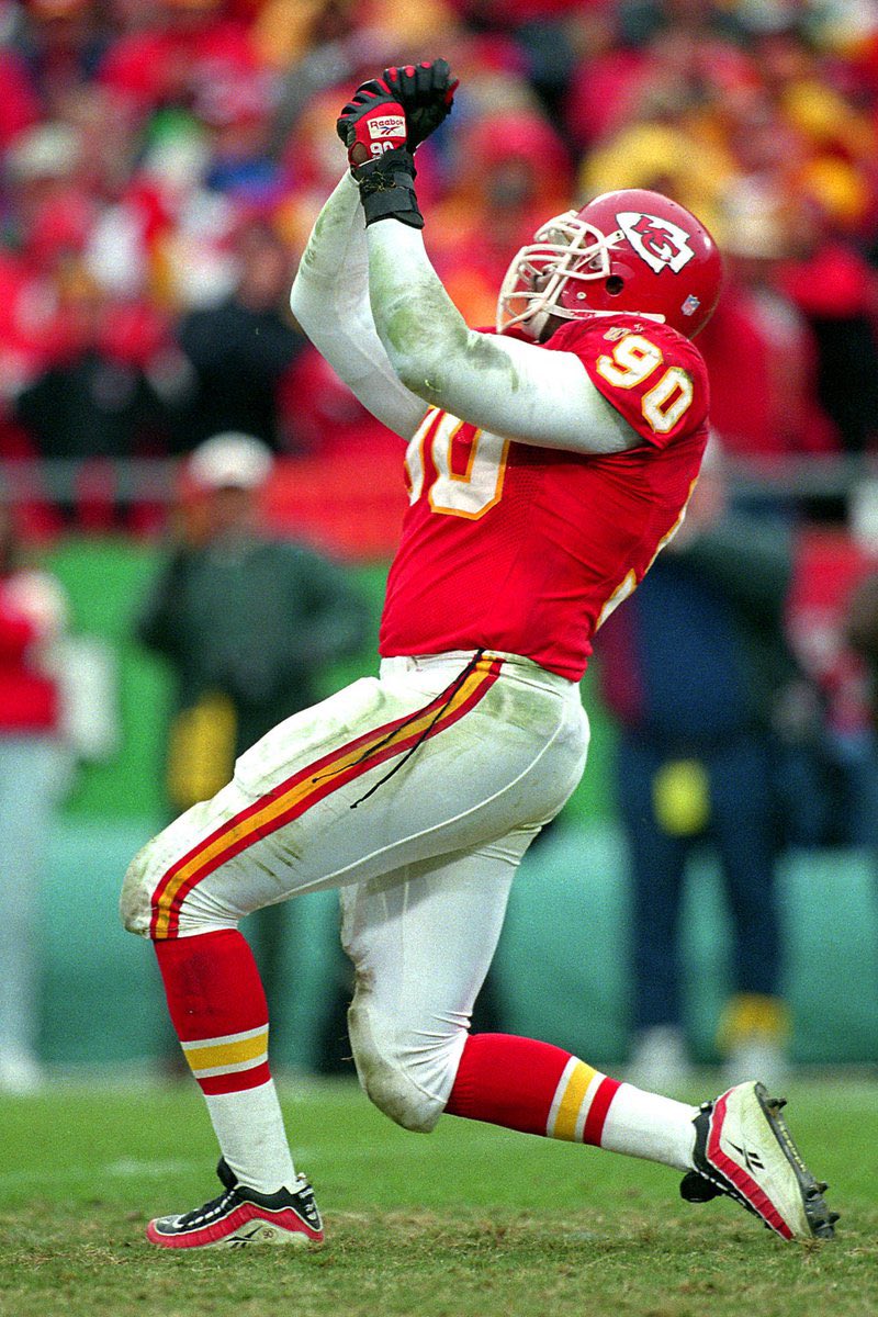 KCAreaSports's tweet photo. Neil Smith For @ProFootballHOF #NeilSmithHOF #NFL #NFLHonors #ChiefsKingdom https://t.co/dIY9dJ6ZOy
