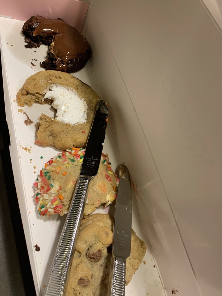 healthytravel's tweet photo. We just had our first taste of FOUR @CrumblCookies! Yep, late to the party...we know. But, WOW!
300 stores across 36 states. #decadent #franchise #baking #caloriebomb #worthit https://t.co/snB05J9cZG