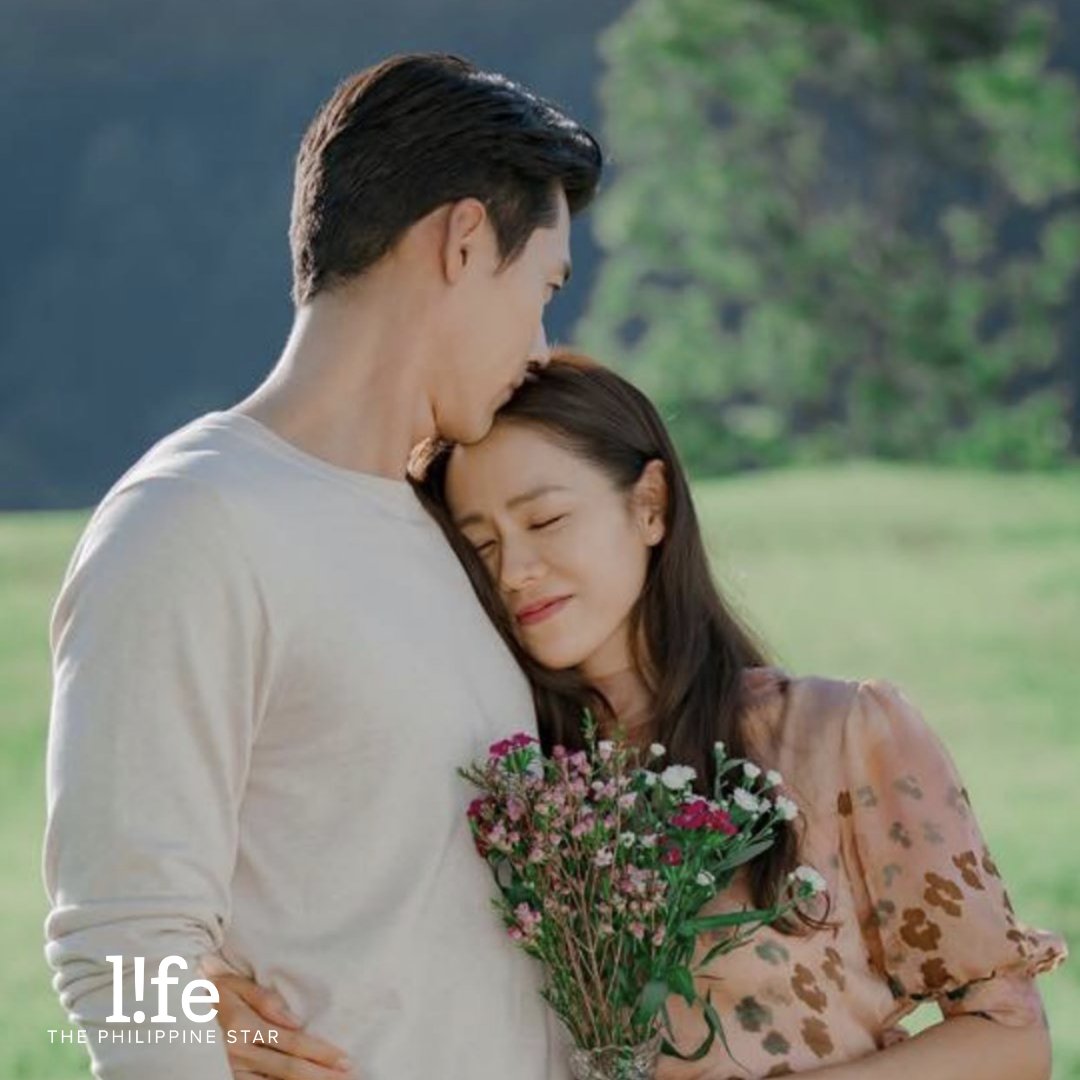 philstarlife's tweet photo. Hyun Bin and Son Yejin’s relationship has always had the kilig elements of a real-life K-drama. 😍 Who knew that an adorable cameo in Secret Garden would be the start of their fairytale love story? 

#HyunBin #SonYejin #BinJin #CelebrityCouples https://t.co/5g9dN6BJkh