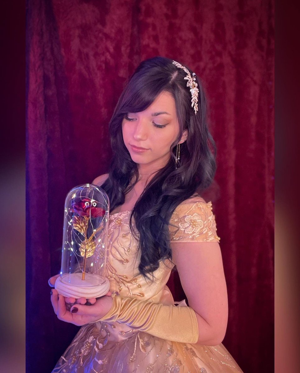 SeeCatBeCat's tweet photo. “with a dreamy far off look, and her nose stuck in a book”
#beautyandthebeast #bellecosplay #dogcosplay #cosplayer #girlsbestfriend #taleasoldastime #ttdeye #seecatplay https://t.co/lTLHlIIP8y