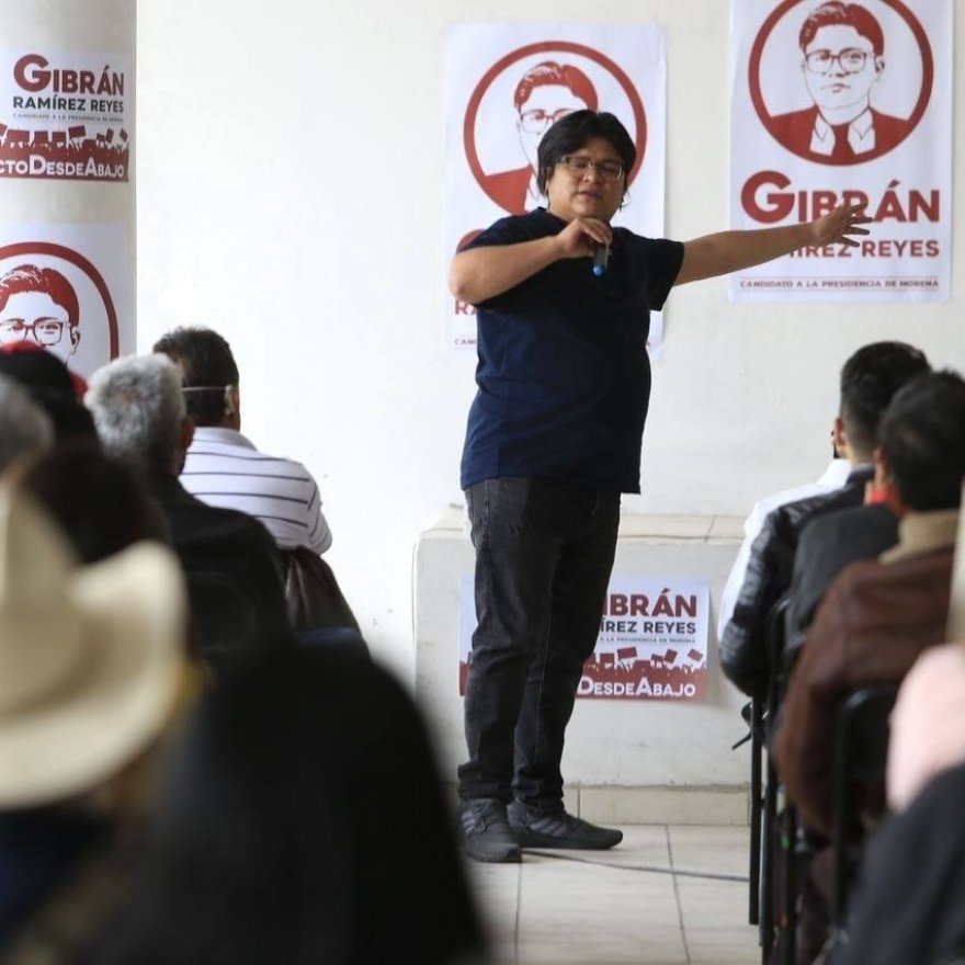 AracelRomero1's tweet photo. Ya pongan a @gibranrr de fiscal, es como Denise Dresser, un  auténtico #MultiTask 
#Pedagogo
#Fiscal 
#ShowMen 
#Televiso 
#Monrealista

y anda necesitando un diezmo. 

Joer https://t.co/2ohEhPmQSA