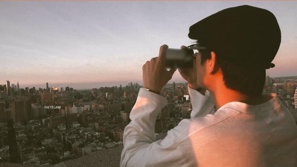 taepicsgallery's tweet photo. My favourite view is you  ♡
 WE LOVE YOU TAEHYUNG https://t.co/Ly8uSfye8K