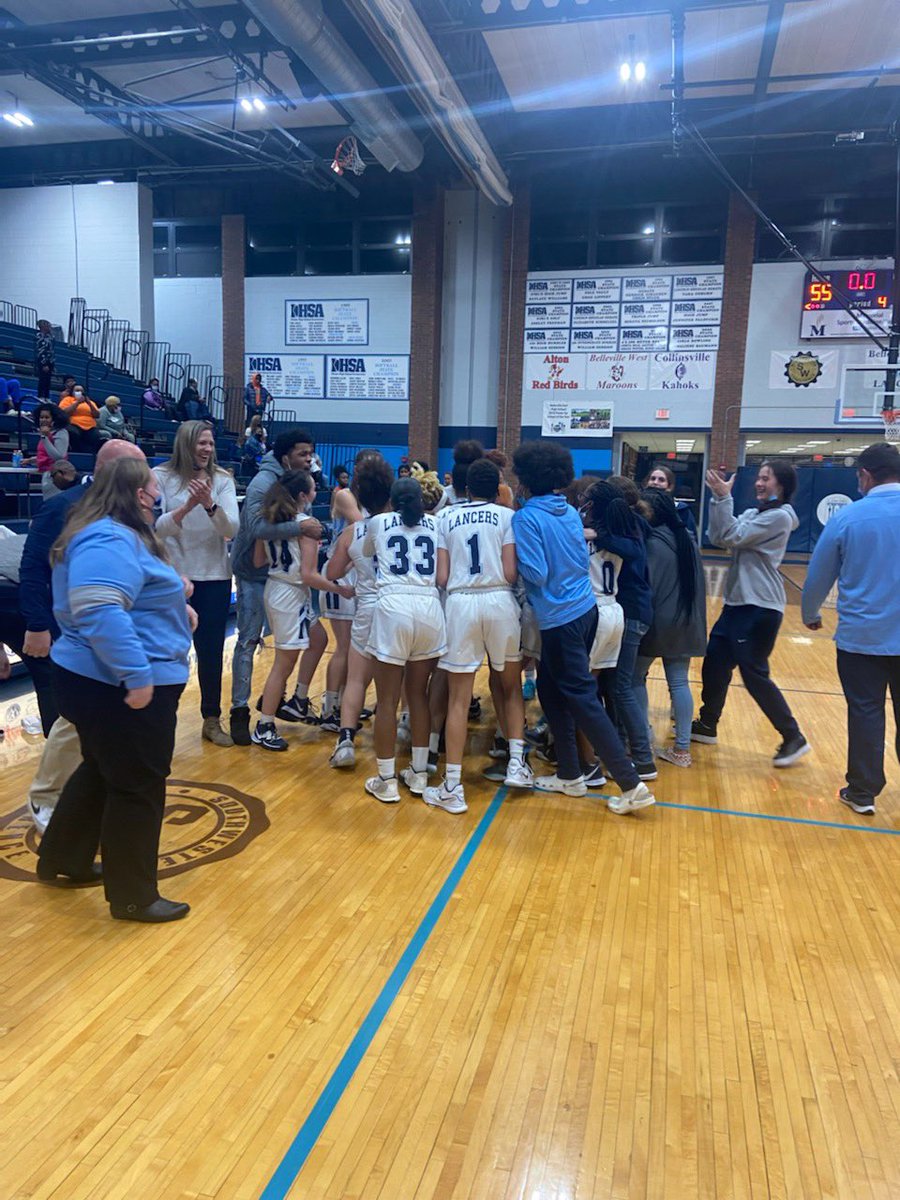 BTHSEastLancers's tweet photo. Congrats to @beLadyLancers on a HUGE 55-54 win over East St. Louis on Senior Night!  Sent @Widecenter00 home happy!  Great job ladies.  #BEAST https://t.co/NTQW2icYLu