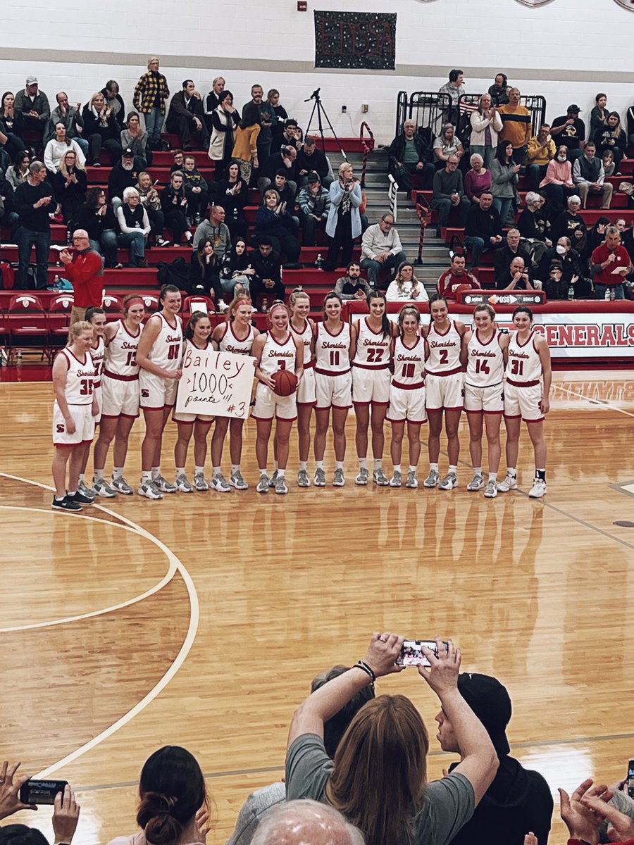BeckstedtBailey's tweet photo. What a memorable SENIOR NIGHT! https://t.co/JNOqOb9IYC
