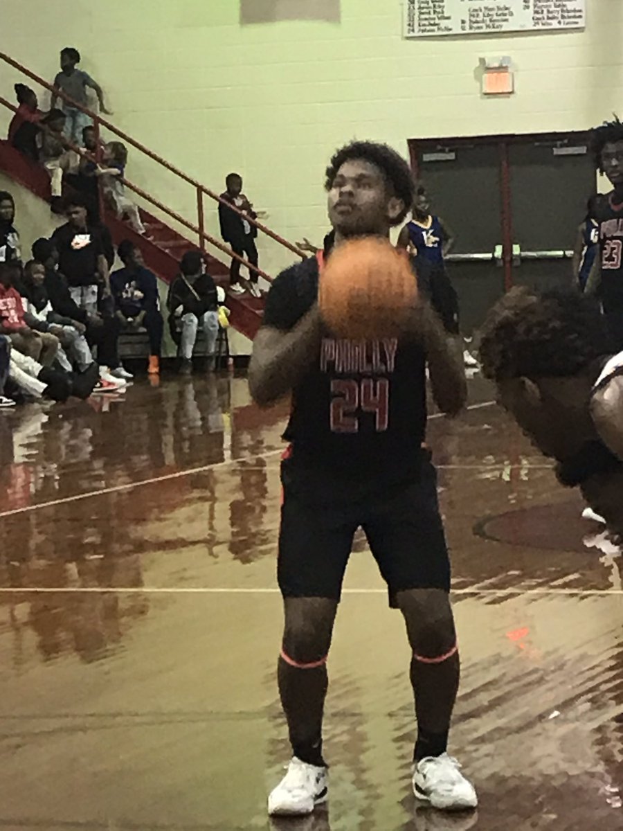 LisaCoxHull's tweet photo. Tornadoes fall in district play. Proud of our young men, coaches, and managers!! Philly 43 Kemper 49 ❤️🖤❤️🖤🌪🌪🌪🏀🏀🏀 @Phila_Tornadoes @misshsaa @bshields0244 @bmaze @WTOKTV @NeshobaDemocrat https://t.co/wqvfHawrNj