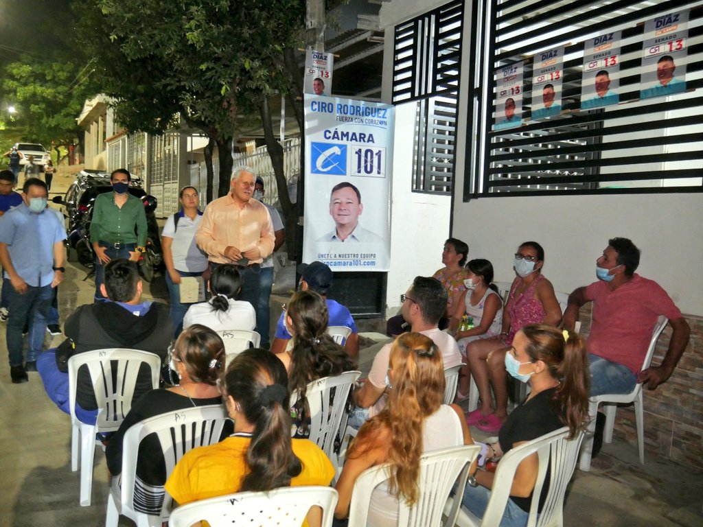 CesarRojasCucut's tweet photo. La comuna 8 le dice sí al progreso, seguiremos trabajando por una mejor ciudad.
#GenerandoProgreso #SíSePuedeProgresar https://t.co/I1xORKga6c