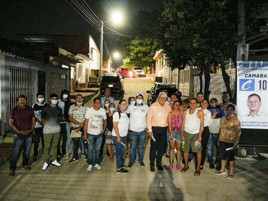 CesarRojasCucut's tweet photo. La comuna 8 le dice sí al progreso, seguiremos trabajando por una mejor ciudad.
#GenerandoProgreso #SíSePuedeProgresar https://t.co/I1xORKga6c