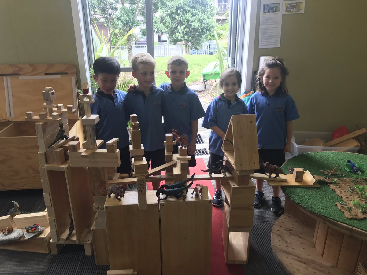Our juniors sure know how to #collaborate through #creativity and #discovery <a href="/StonefieldsSch/">Stonefields School</a>