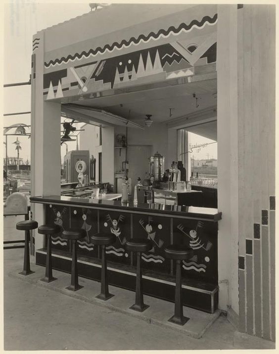 Zig Zag Moderne snack bar at The Wilshire Links miniature golf course owned by silent movie star, Mary Pickford. (1928) #ZigZagModerne #ArtDeco #WilshireLinks #MaryPickford #BarDesign #ArtDecoBar