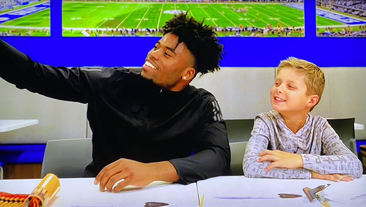 ByHeatherLloyd's tweet photo. You may not be the NFL’s Man of the Year, but you’re always our Man of the Year. 

We’re so proud of you, Kenny! 💙 

#ForTheShoe https://t.co/u5KyTRIXEL