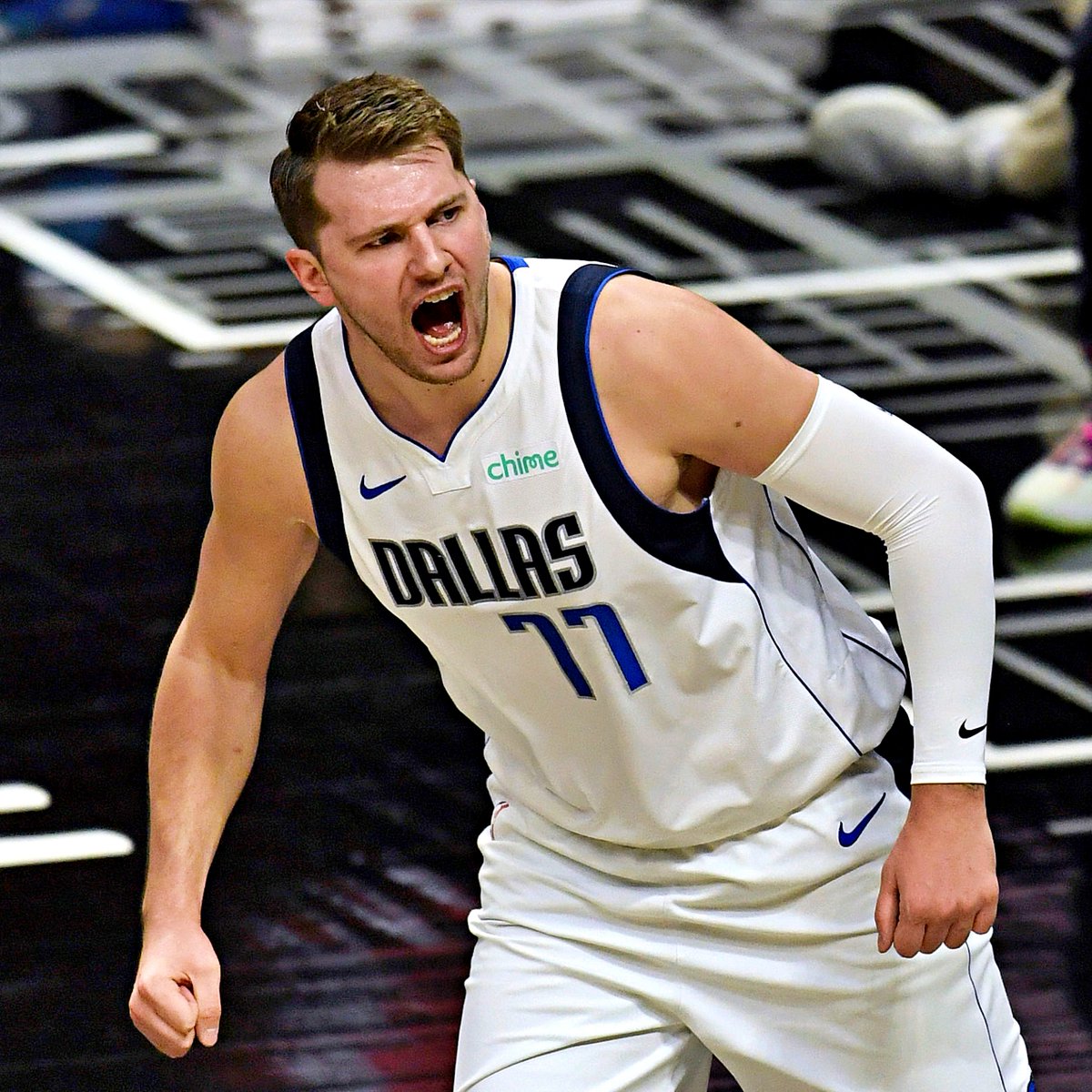 B24PT's tweet photo. Luka Doncic apontou um novo máximo de carreira de 51 pontos na vitória frente aos Clippers 🔥 https://t.co/g4xlxzJbZc