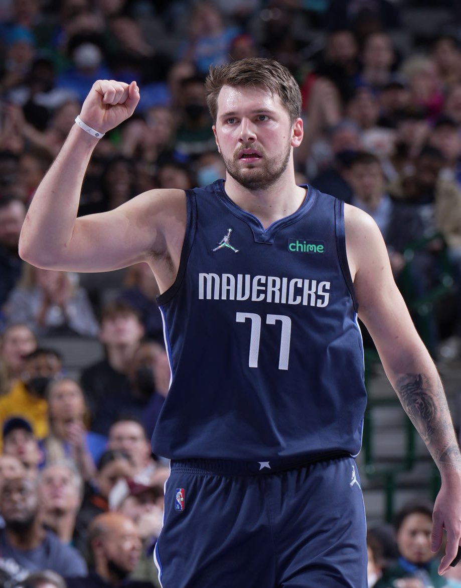 TheDunkCentral's tweet photo. Luka Doncic tonight: 

51 points 
9 rebounds 
6 assists
17/26 FG
7/14 3PT 

LUKA MAGIC https://t.co/08QvlAv1GP