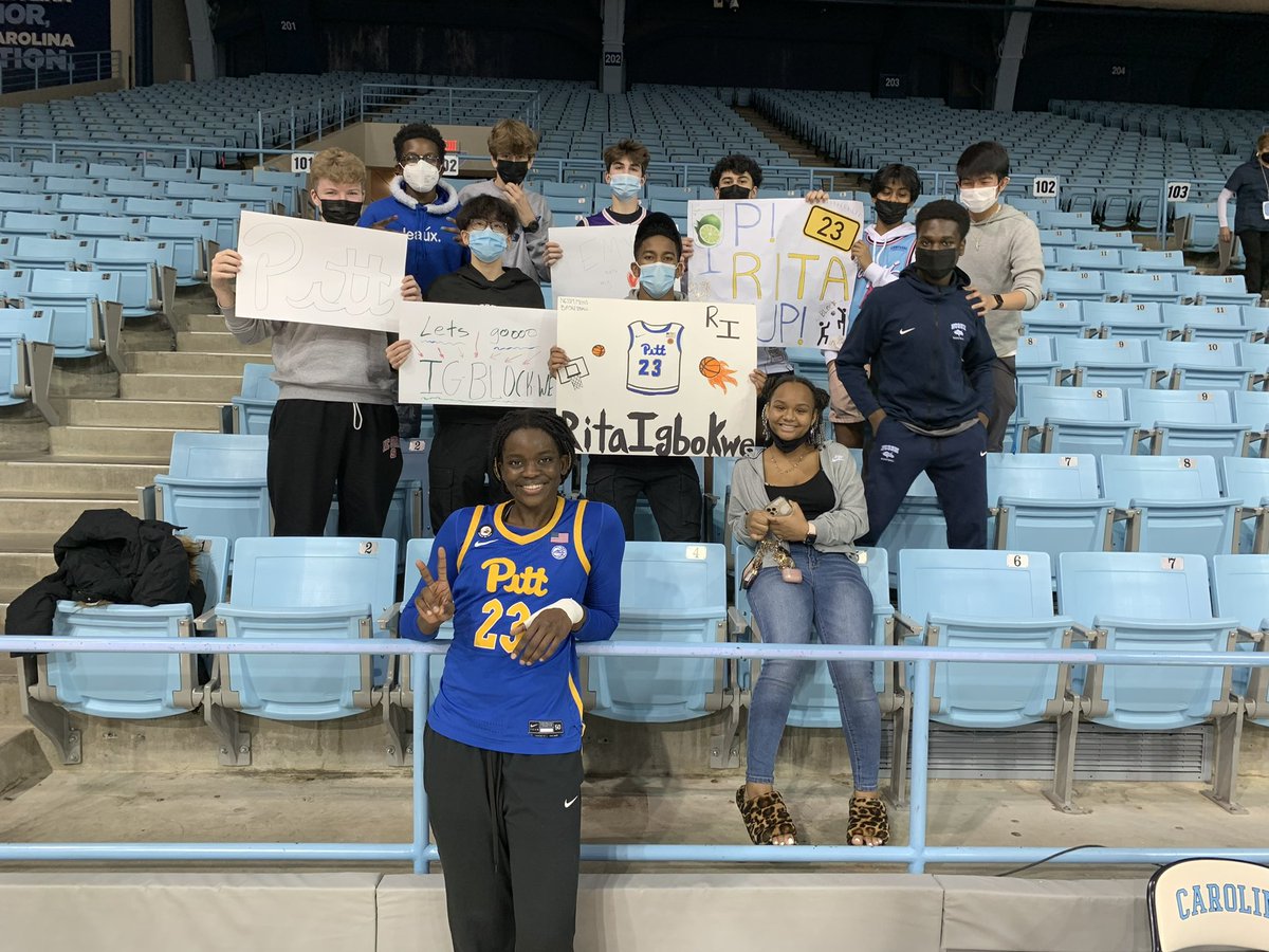 CoachTheoSmith's tweet photo. We told our boys high school basketball team that our former player @igbokwe_rita  was in town playing and we were going to see her play and they wanted to come support to! They had a blast at the game and so did this 8 year old! 😆 https://t.co/6zpIUk8FXH