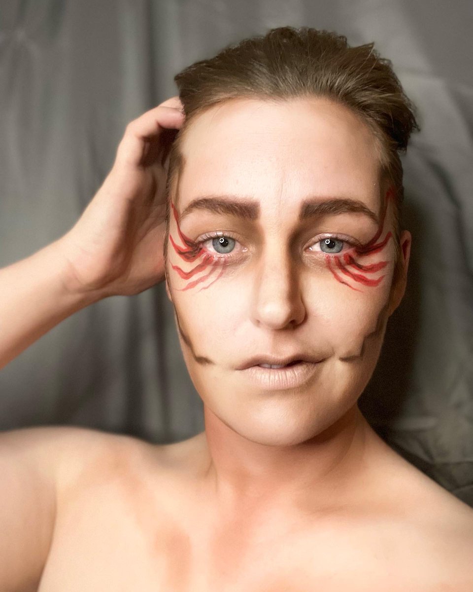 supercat202's tweet photo. Guys. I know I don’t use twitter much anymore, but I am super stoked on my newest make up look!!! Let’s go team Porco Galliard!!! Felt cute, might get eaten later!! https://t.co/fCDzYY1FRf