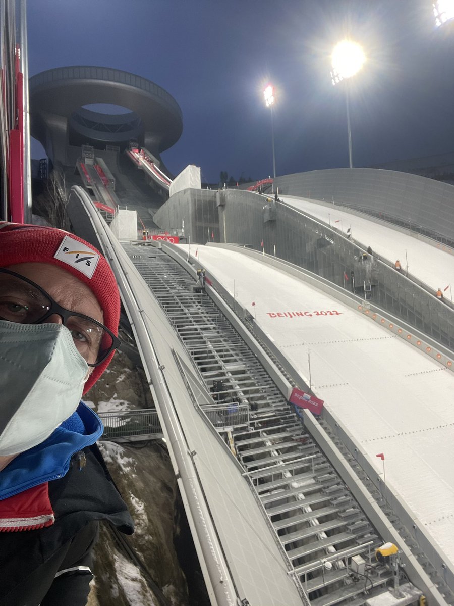 moderneventrock's tweet photo. Eine Woche bin ich noch bei den Beijing 2022 Winter Olympics im Einsatz💪🇨🇳

Anschließend geht’s zurück zu „alten“ Projekten als Eventkoordinator😁 - was aber nicht heißt, das ich mich nicht über neue, spannende Aufgaben freuen würde 😇😇

 #eventmanagement #mietemich #erfolg https://t.co/x4CEPexYWF