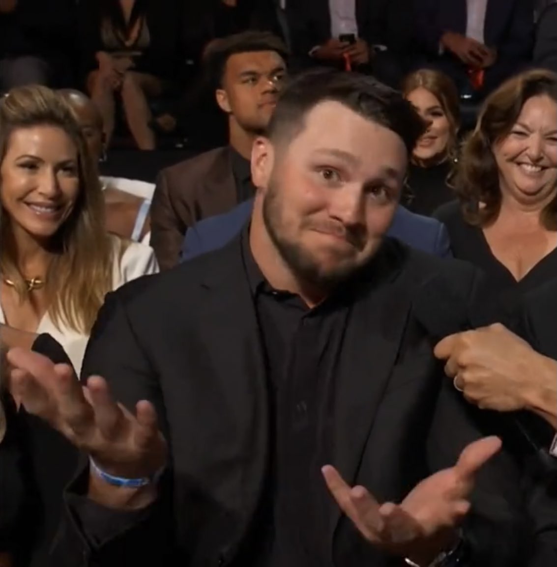 stanndy's tweet image. How many Labatts have you had?

Me:

#billsmafia  @JoshAllenQB