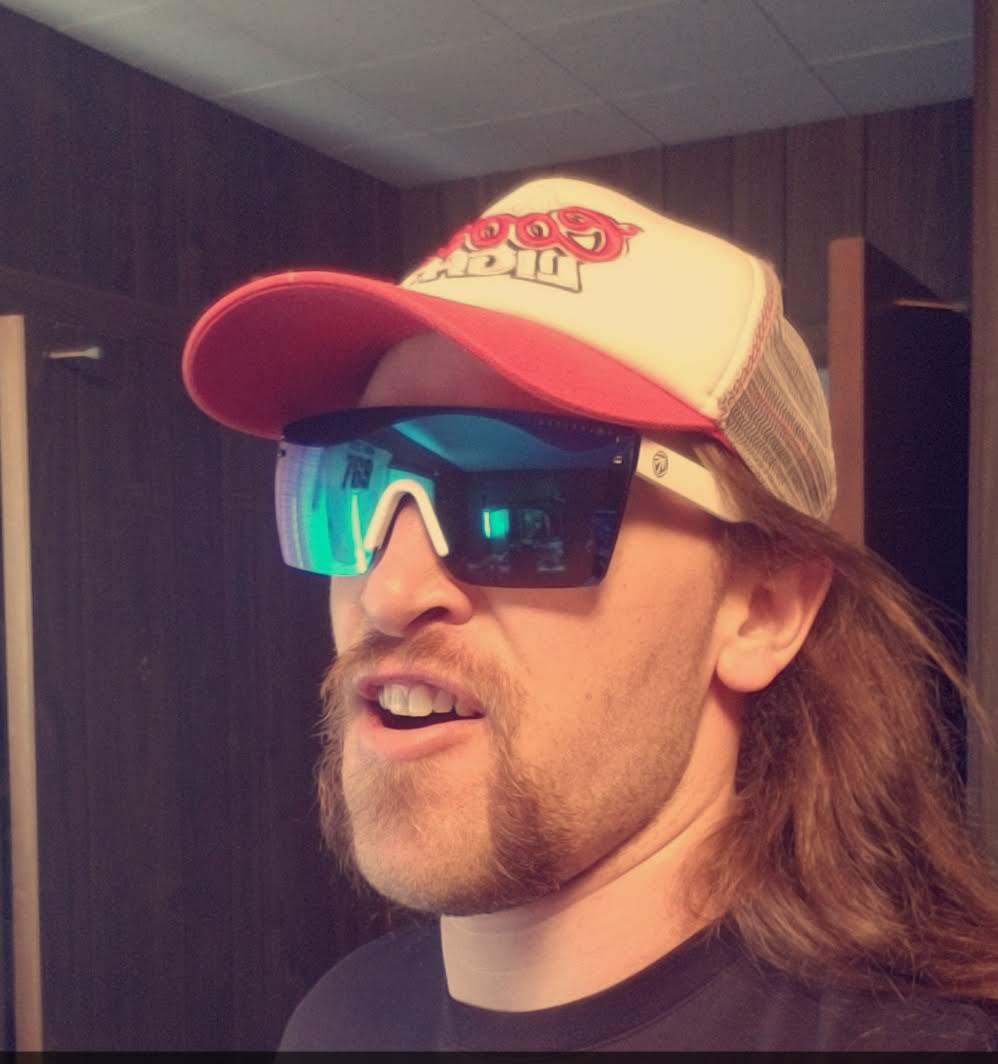 RelentlessRaci1's tweet photo. @MattJamilton are we brothers? Do I need to have a serious talk with my mother? #doppelganger https://t.co/WZM65VVLjc