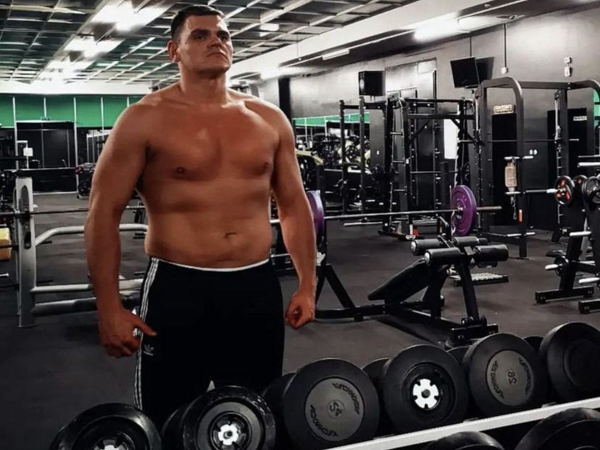 CHOPSOFIRON's tweet photo. I'm fat? Oh really? 🤨 https://t.co/PKfW8cJIWx
