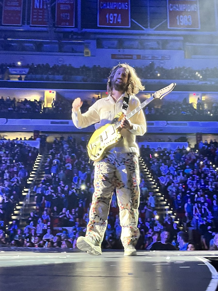 Imaginekristina's tweet photo. best night of my life. as always. @Imaginedragons i love u. thank u for everything, always! https://t.co/7fD2gjbxap