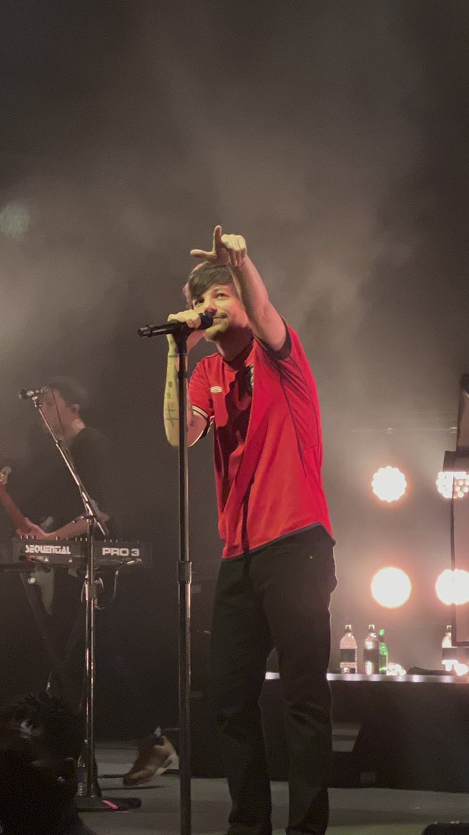 |Pictures| 

Louis tonight at #LTWTWashington!