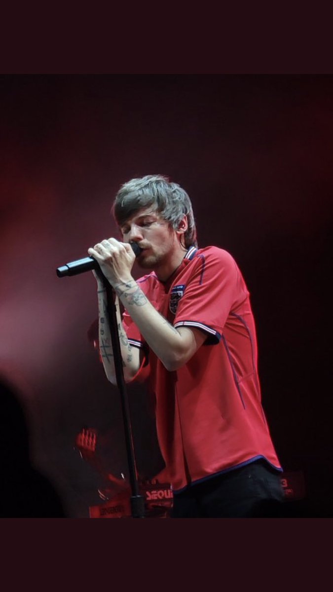 1DFandomAlert's tweet photo. |Pictures| 

Louis tonight at #LTWTWashington! https://t.co/IT6QFhm8LW