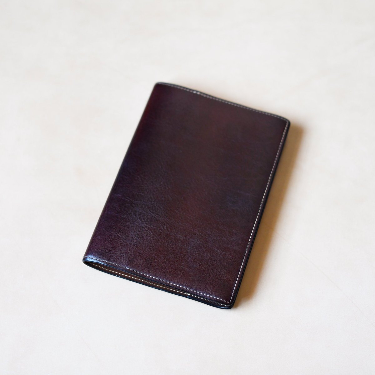 sthkzn's tweet photo. WILDSWANS
一番長く使ってるノートカバー、ミネルバボックスです。
#wildswans #minervabox #notecover #ワイルドスワンズ #ミネルバボックス #ノートカバー https://t.co/aOa9SNUB7c