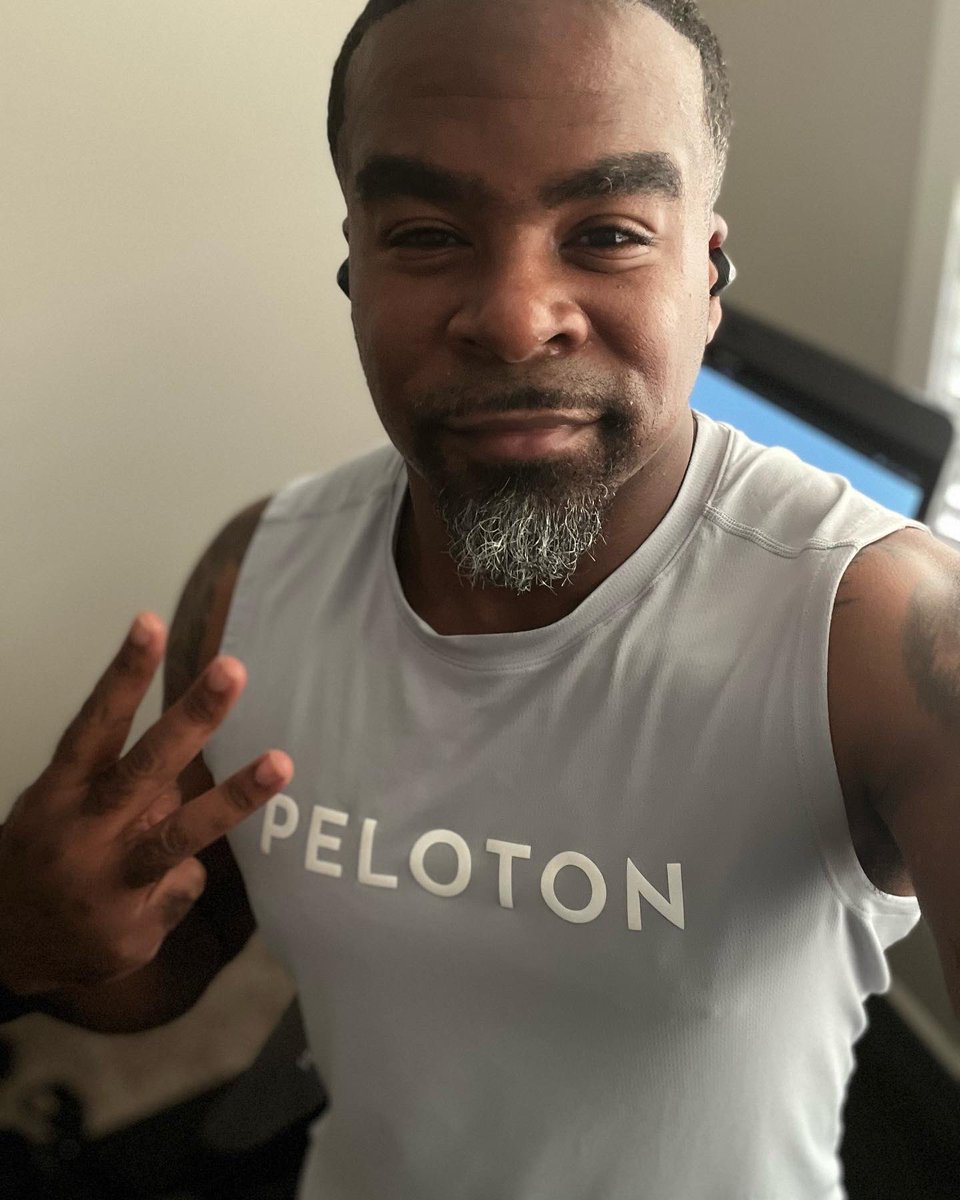 MrPlus_Ultra's tweet photo. Hit 300 rides with @alextoussaint25 today on #theridetogreatness. On to the next milestone 💪🏾💪🏾💪🏾. #TeamValidate @onepeloton https://t.co/mnz9suReWB