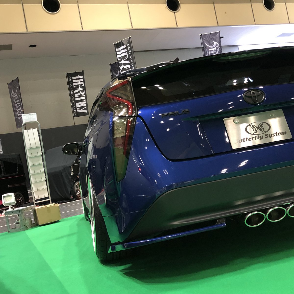 bsystem_com's tweet photo. 大阪オートメッセ2022
50プリウス出展してます。
コロナ禍の為現場不在
となりますが近くにて
待機してますので
ご用の方はご連絡ください。

#大阪オートメッセ2022 
#バタフライシステム 
#butterflysystem 
#workwheels 
#ideal 
#rubberdip 
#nitto 
#50prius 
#50priusphv https://t.co/i3XOaQRhh2