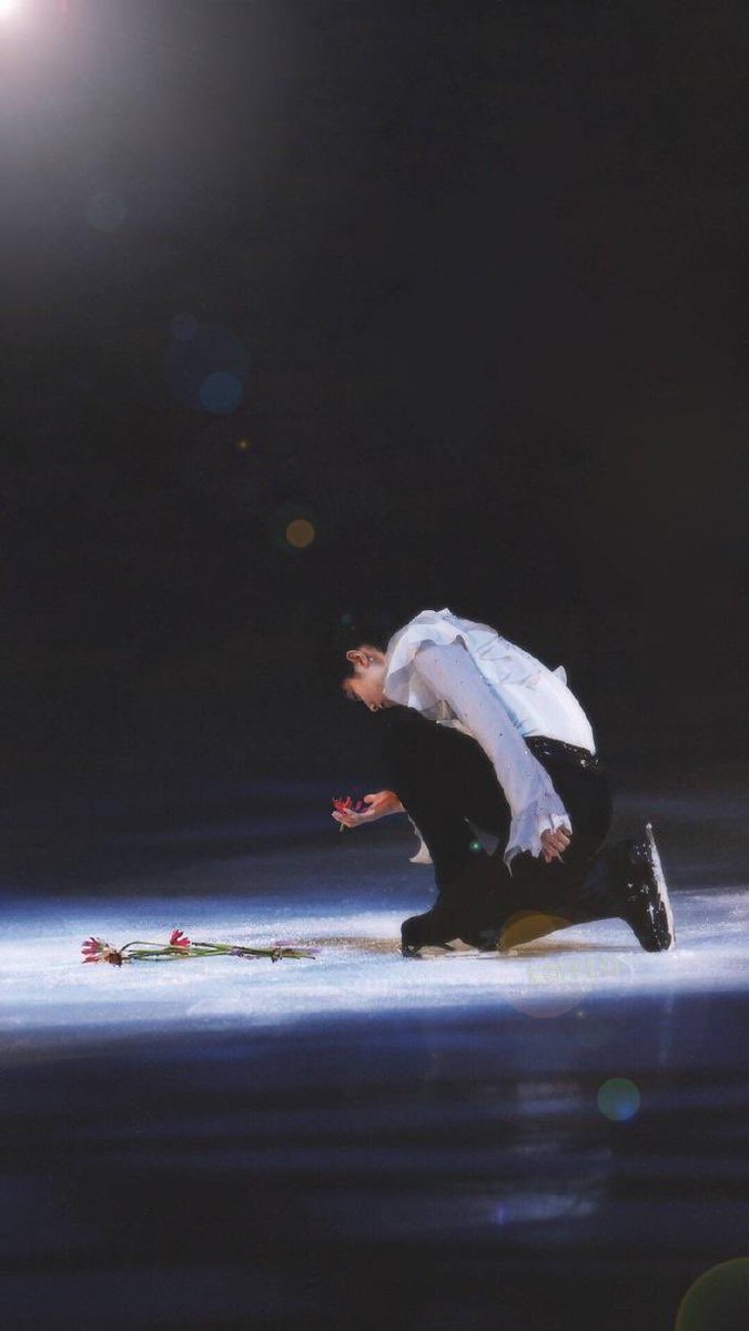 later_zk's tweet photo. This baby gave the best time to skating. How can he be reconciled easily in the end? Baby, you said  efforts would lie, but they will not be in vain. You brought figure skating to us and let us see an era of Yuzuruhanyu
#YuzuruHanyu
#羽生结弦 https://t.co/6XyJU7nF9x