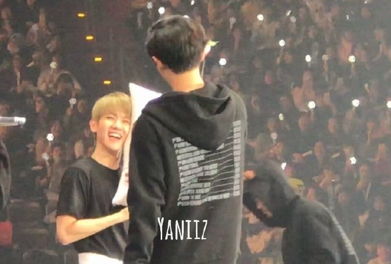 ละเหตุผลที่เค้าชอบมาจิ้มแก้มลูกเรา ก็ดูเอาสิ เนี้ย ชอบไปยิ้มหวานใส่เค้า ใครจะไปทนไหว เอ่อออ