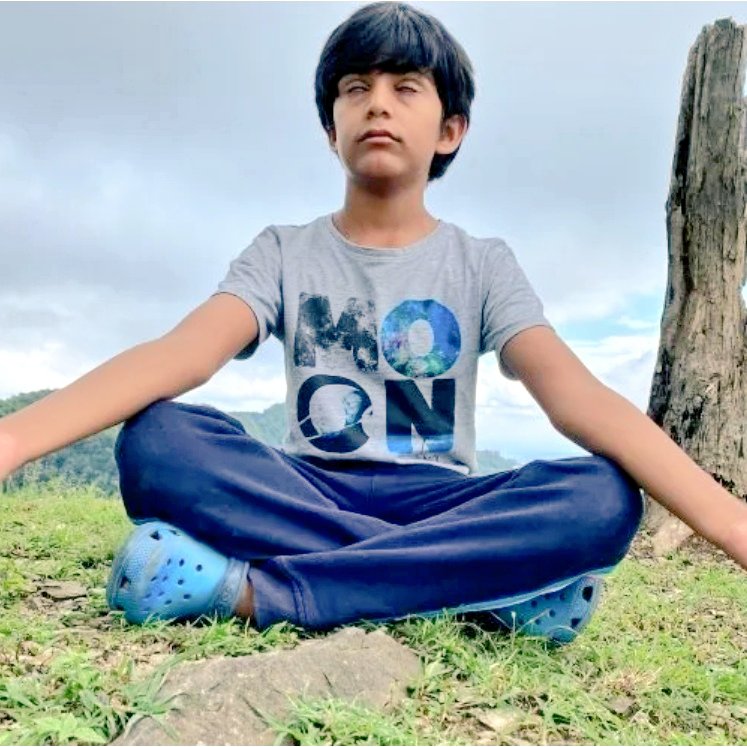 Reyansh Surani of Grade 4I is the youngest yoga instructor in the world! Absolutely amazed! khaleejtimes.com/uae/dubai-stud… guinnessworldrecords.com/world-records/… @KNargish @GEMS_ME