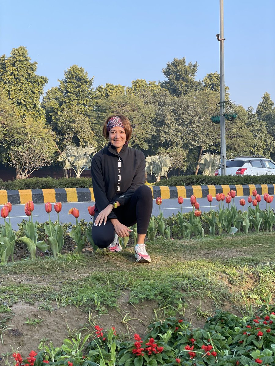 defaultrunner's tweet photo. Seen on my run this morning ! It’s a delight to be running around Tulips galore at Shanti Path. Oh so pwetty ! #FridayMotivation #fridaymorning #FridayVibes #fridayrunning #Friyay #runnershigh #runwithreeti https://t.co/SdumTvijAz