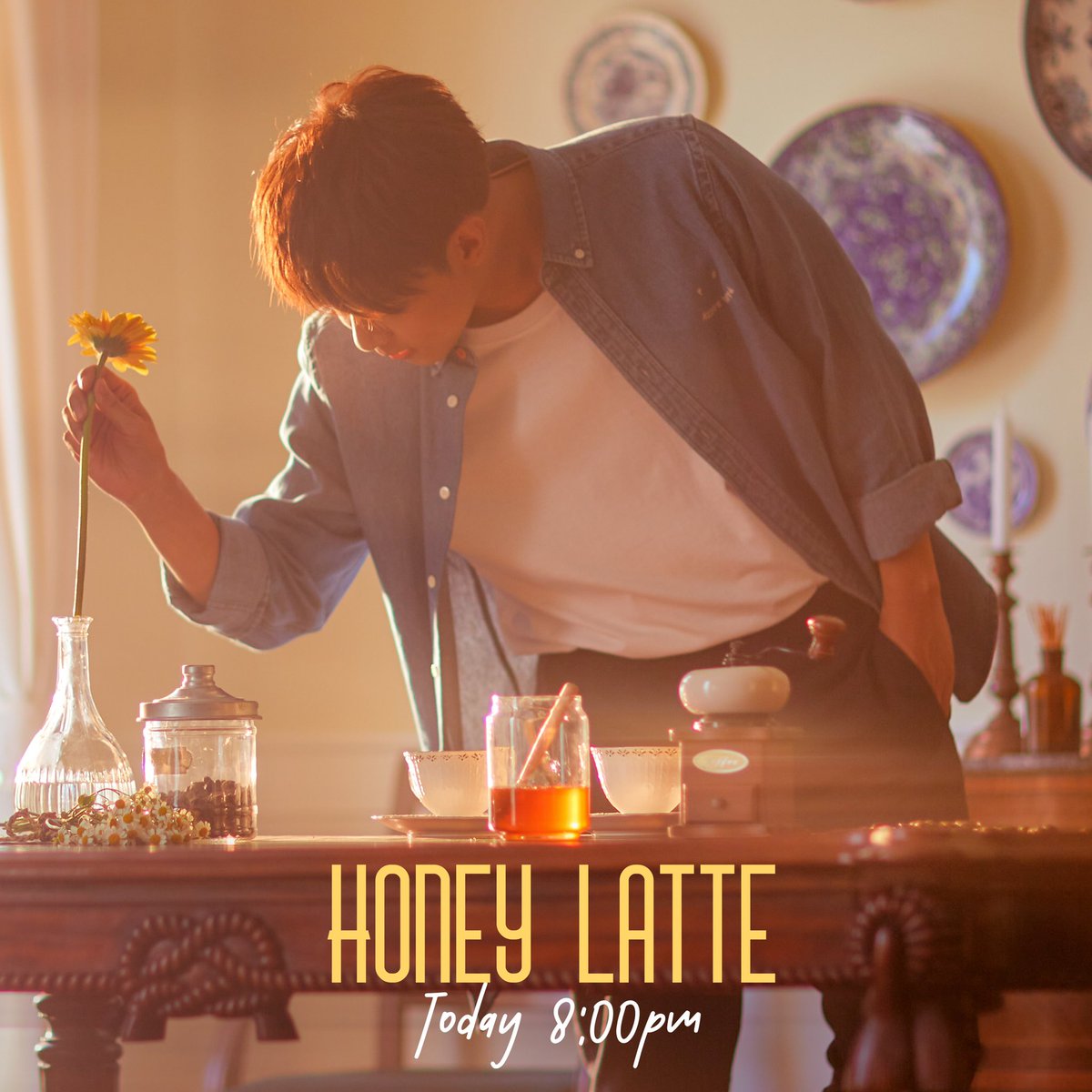 พร้อมกันหรือยังงงง!?

คืนนี้MVเพลงแรกของแดนปล่อยสองทุ่มนะ กำมือถือ กำคอม กำรีโมตทีวีรอเลยนะครับ

กดsubscribeรอที่Youtube:DanOfficialเลยน๊า💚 

#HoneyLatte
#DANOfficial 
#DANinHOME 
#DANHOMEALBUM