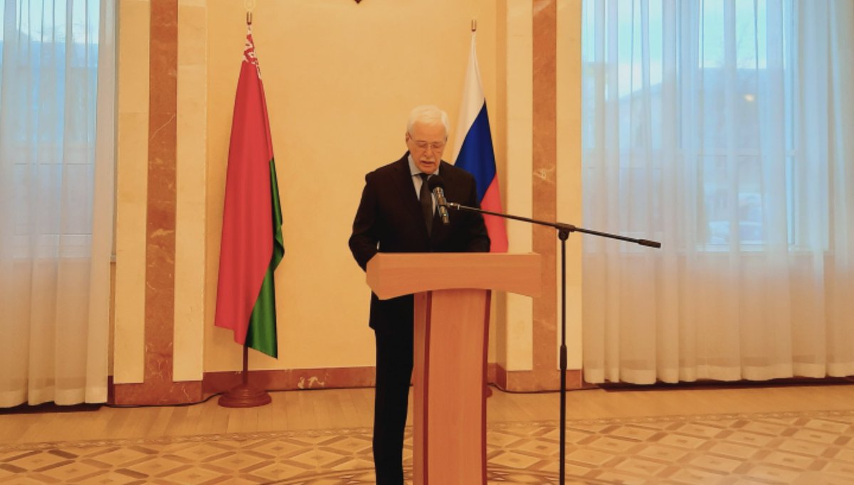 Поздравление Чрезвычайного и Полномочного Посла Российской Федерации в Республике Беларусь Б.В.Грызлова с Днем дипломатического работника

belarus.mid.ru/ru/press-centr…