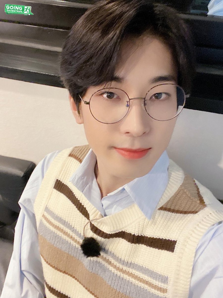wonwoofiles's tweet photo. wonwoo and his cute little sweater vests 💔 https://t.co/6Id0BAdsu4