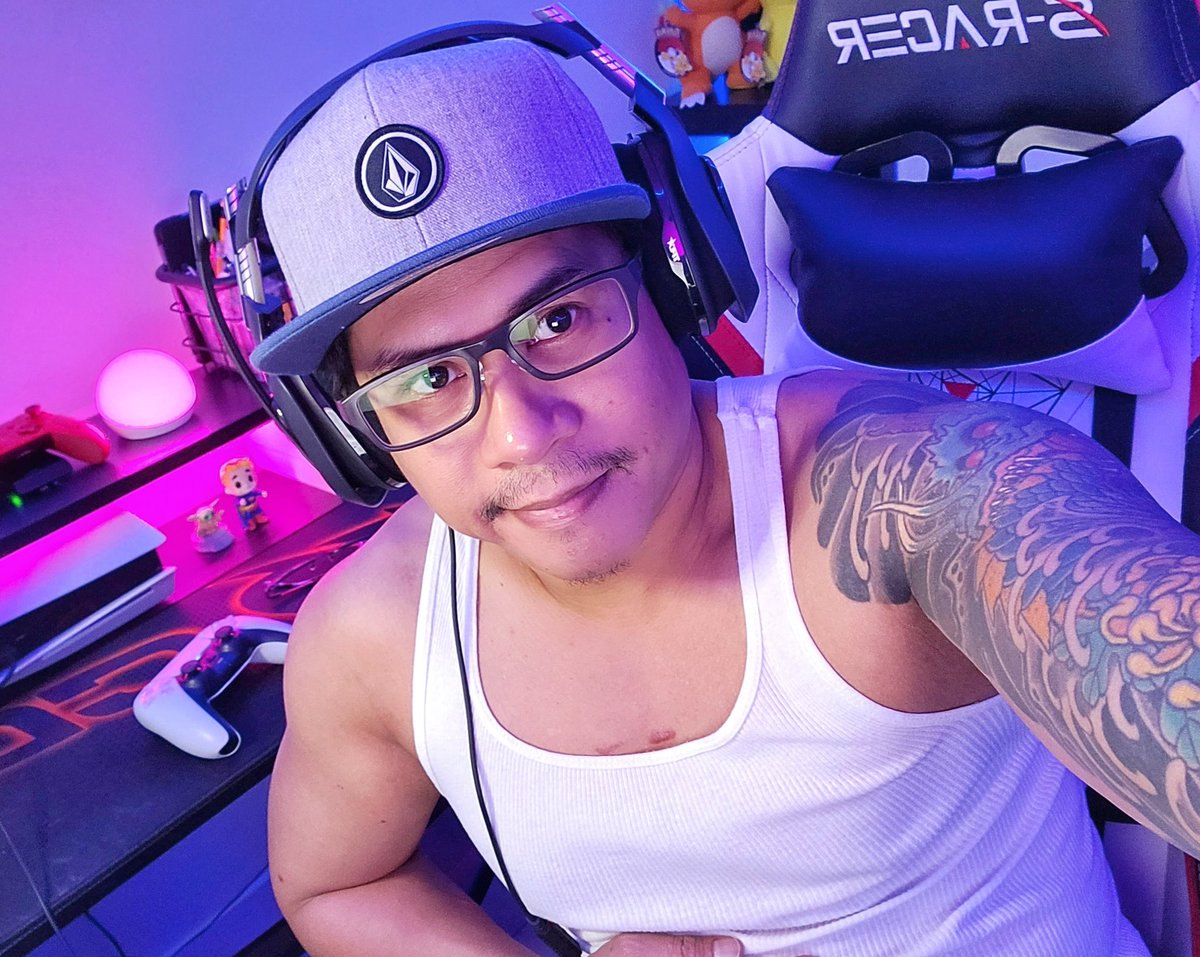 MrMildlyOffBeat's tweet photo. Getting ready to play and stream Dying Light 2. I'm so excited for this game. #DyingLight2 #gaymers #LGBTQIA https://t.co/kih12i2vqV