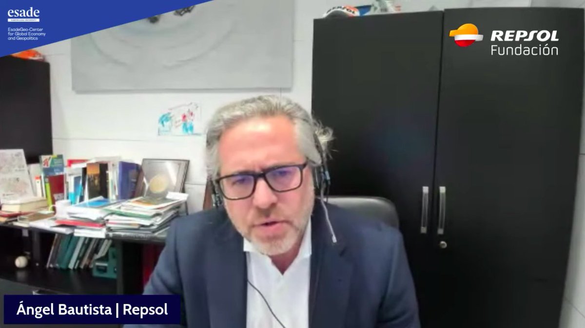 EsadeGeo's tweet image. Ángel Bautista (@Repsol) mentions how breakthrough technologies and a stable regulatory framework is necessary. Efficiency and #TechnologicalNeutrality are key elements of the transition but electrification is only part of the solution for #decarbonization.