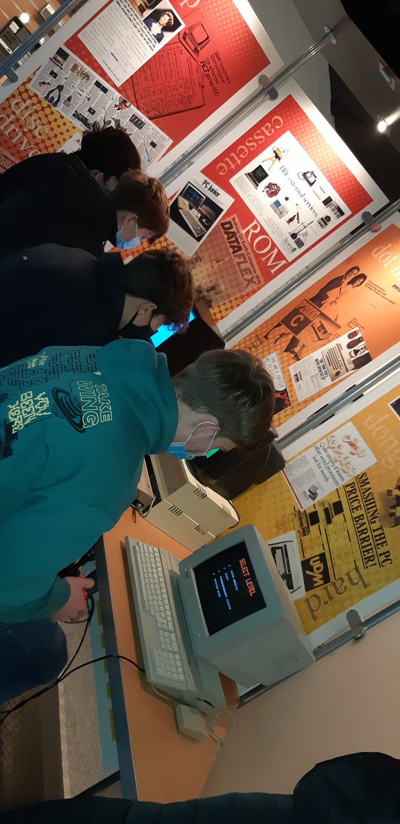 PiggottCS's tweet photo. Piggott Computing would like to say big thanks to @tnmoc for a great day. All 52 students had a great learning journey into the evolution of computers. https://t.co/6KpSBxTm4r