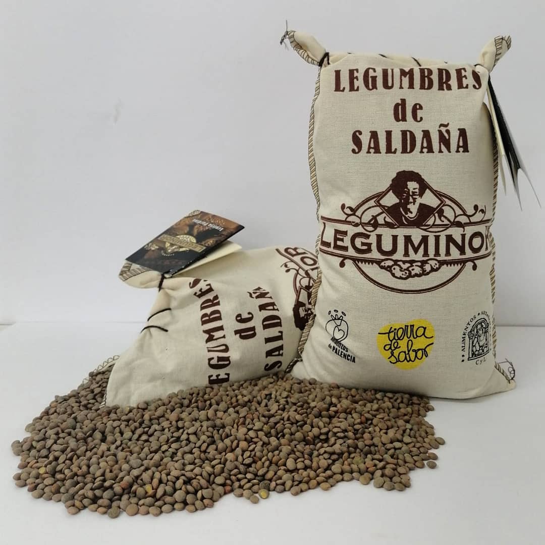 "¡Qué viene el hombre del saco!". Una frase que de pequeños nos daba miedo, pero ahora ese saco está lleno de las legumbres de calidad de #CastillayLeón 😉 <a href="/leguminor/">Legumbres Leguminor</a>