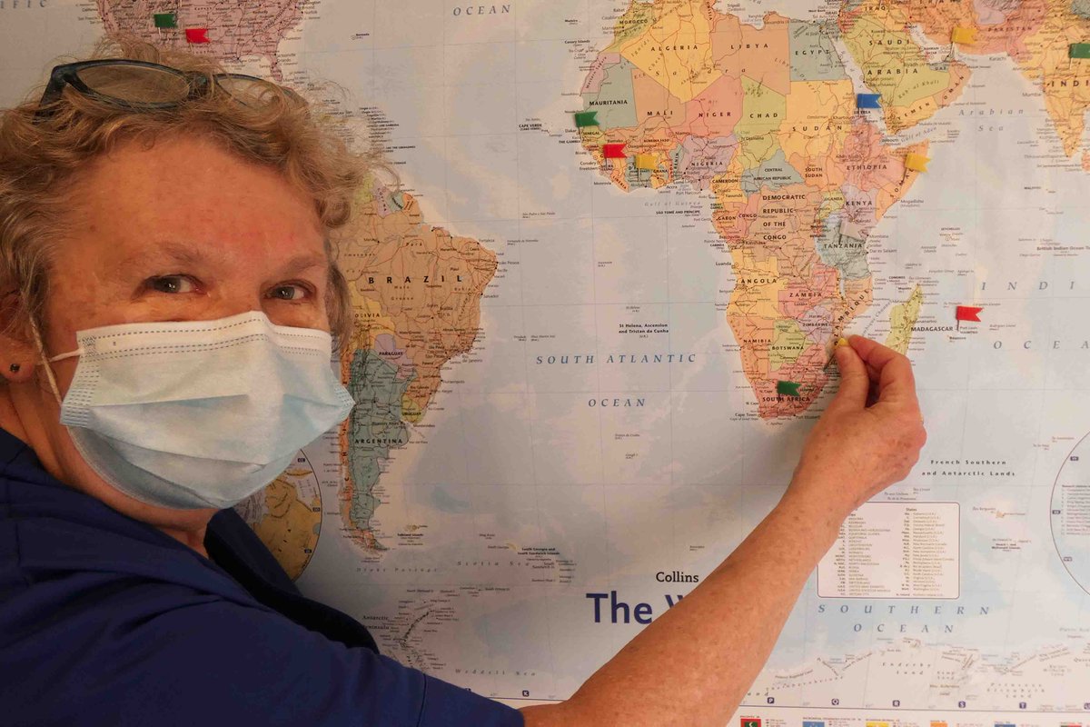 A tiny vaccination clinic in the heart of Swansea has become a mini United Nations.
In just a few weeks, staff have given Covid vaccines to people from countries spanning a third of the globe, with 23 nationalities coming through the door in one day. 
sbuhb.nhs.wales/news/covid-vac…