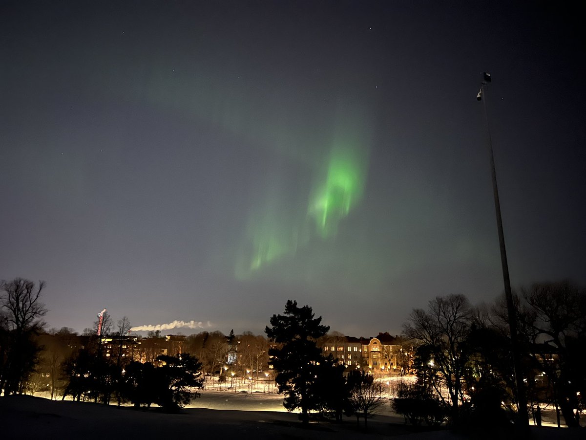 Last night we enjoyed the outstanding Aurora Borealis in #Helsinki #Finland This is my second time, and I’m so looking forward for several more 😍🇫🇮
