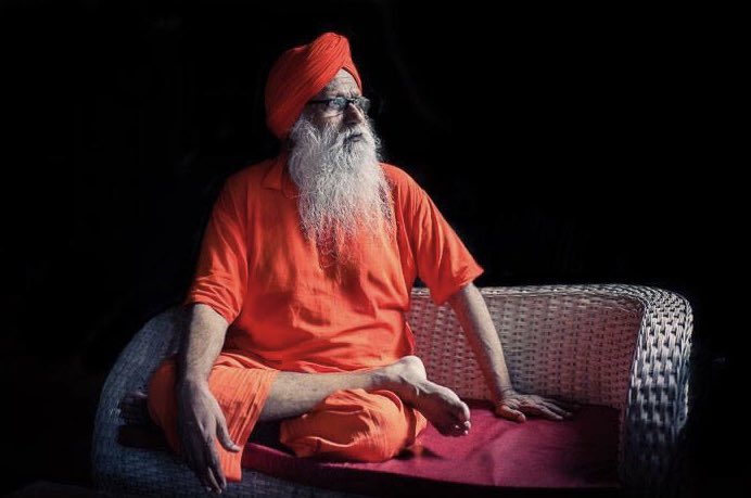 BSephi's tweet photo. It hurts me immensely to say this, as he was as close to me as a father, but this man who goes by the name Dada Bhaskarananda is a sex offender, and a pedophile. We just never wanted to believe this, until he hurt my daughter. @anandamarga_arg #anandamarga https://t.co/FJOen3W0vH