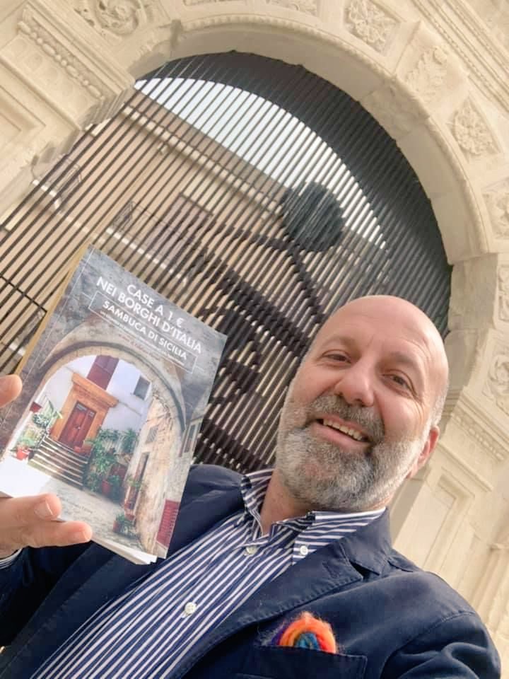 CROSSDEV_Social's tweet image. 🗺️ “Passeggiare per le viuzze di #SambucadiSicilia, tra i borghi più belli d&apos;Italia, vuol dire ritrovare un vivere lento, fatto di chiacchiere assolate, dolci carnali e #vini liquorosi.” Giuseppe Cacioppo, vicesindaco di Sambuca. 
#GoCrossdev #GoMed #MeetheLocals #ViaSelinuntina