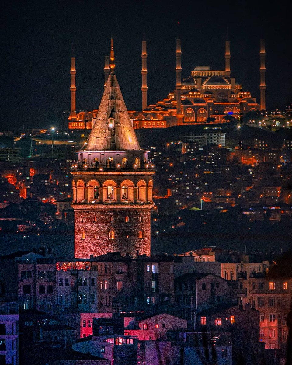 Galata Kulesi'ni rotanıza ekleyin.