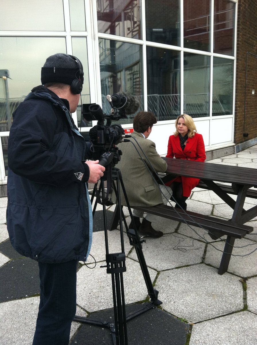 Ten years ago today - me with the impossibly glamerous <a href="/StreeterNews/">Susannah Streeter</a> freezing our bits off on the Club Terrace at Tv Centre while being made to look much better than we were by talented @Peter_Page.
All for 20 seconds with <a href="/declancurry/">Declan Curry</a> who was tucked up in a warm studio. 🥶
