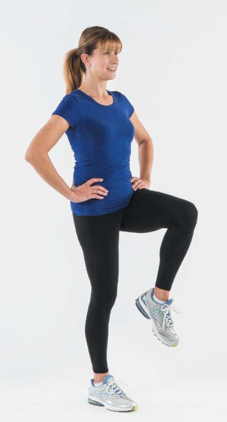 усталость ног. не могу долго стоять на ногах. человек стоящий на одной ноге. упражнение стойка на одной ноге. планка для похудения.