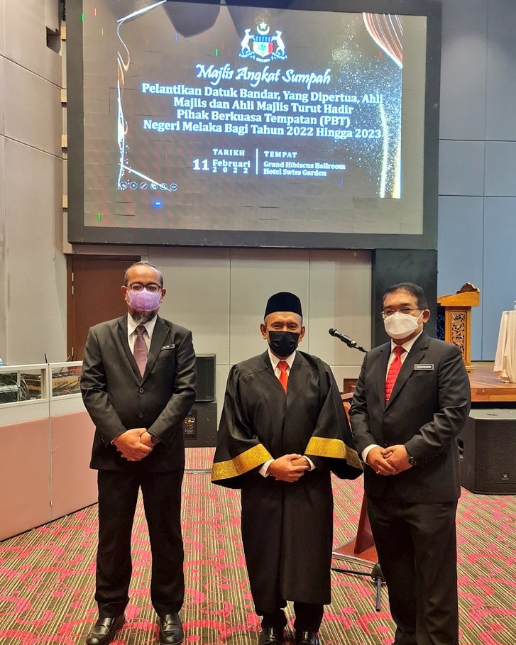 Tahniah kpd JD2 JKR di Melaka yg dilantik sbg Ahli Majlis Ex Officio di PBT Melaka- JD Melaka Tengah (MPHTJ), JD Jasin (MPJ) &amp; JD Alor Gajah (MPAG) <a href="/JKRMelaka/">JKR Melaka</a> <a href="/JKRMalaysia/">JKR Malaysia</a> <a href="/JKRAlorGajah/">JKR Alor Gajah</a> <a href="/jasinjkr2016/">JKR DAERAH JASIN MELAKA</a> <a href="/JkrTengah/">JKRMelakaTengah</a> <a href="/IrBahari/">Shaharuddin Bin Bahari</a> <a href="/hj_kalam/">Kalam Bin Mohd Nor</a> <a href="/Haidir_Haron/">Haidir</a>