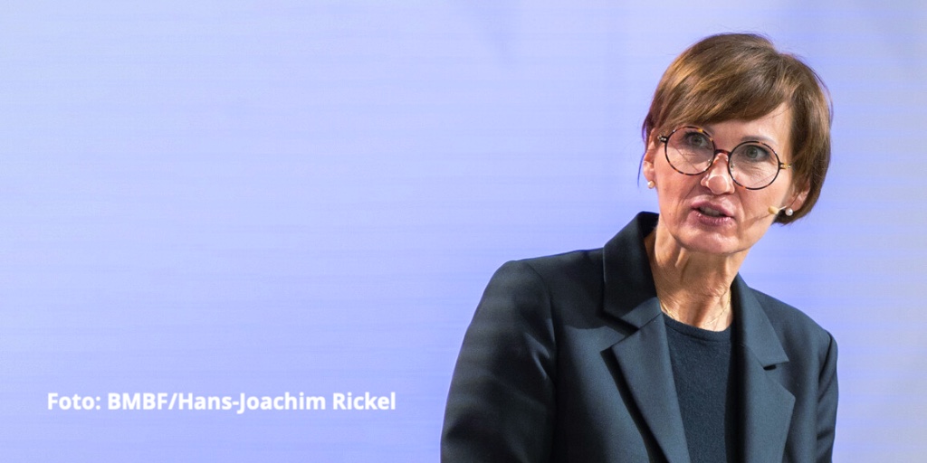 bmftr_bund's tweet photo. Hürden abbauen in der #Bildung für jede und jeden, unabhängig von der sozialen Herkunft. Unter anderem darüber diskutiert BM @starkwatzinger heute mit der @LSE_GermanSoc beim #GermanSymposium. Sehen Sie zu unter: https://t.co/g3XAKURB59 🗓️ heute, 10 Uhr https://t.co/fXinVUaIKd