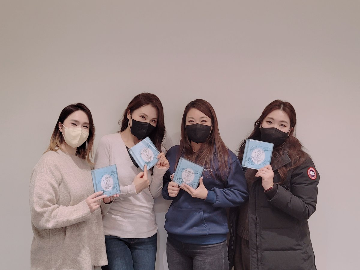 오랜시간 기다려주신 팬분들께 다시 한번 감사드립니다!
저희 정규 6집 Born (本) 많이 사랑해주세요!😍
#빅마마 #큰언니들 #드디어 #정규로 #컴백